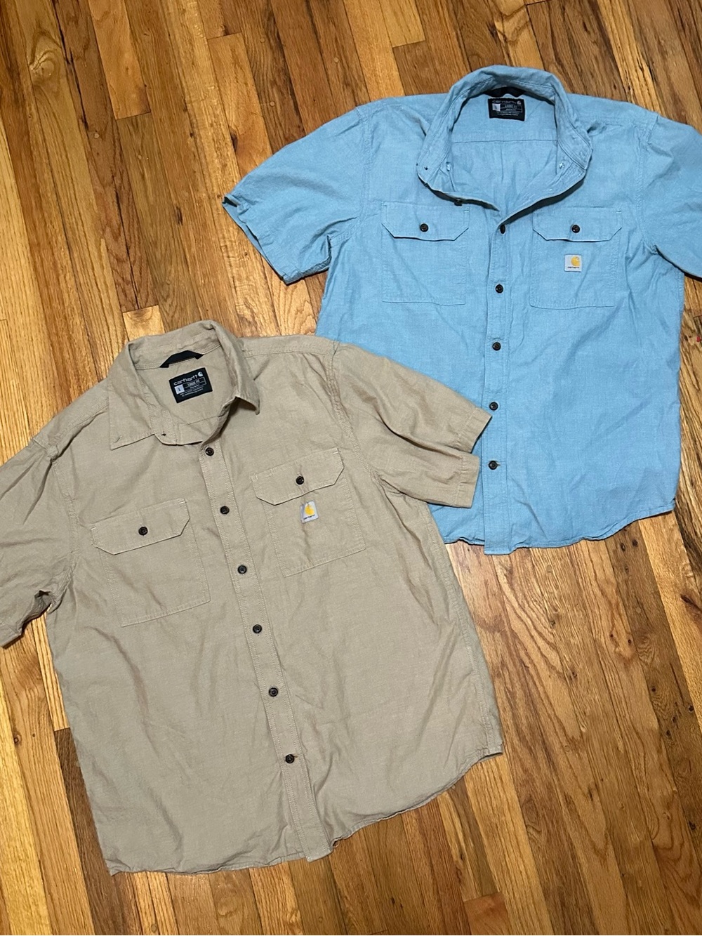 Lot of 2 Size L Carhartt Men's Short-Sleeve Button Down Shirts Light Blue & Tan